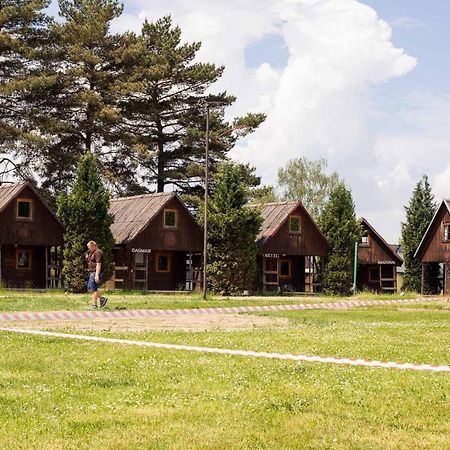 Cejch - Rekreacni Areal S Restauraci Hotel Kněžmost Eksteriør billede